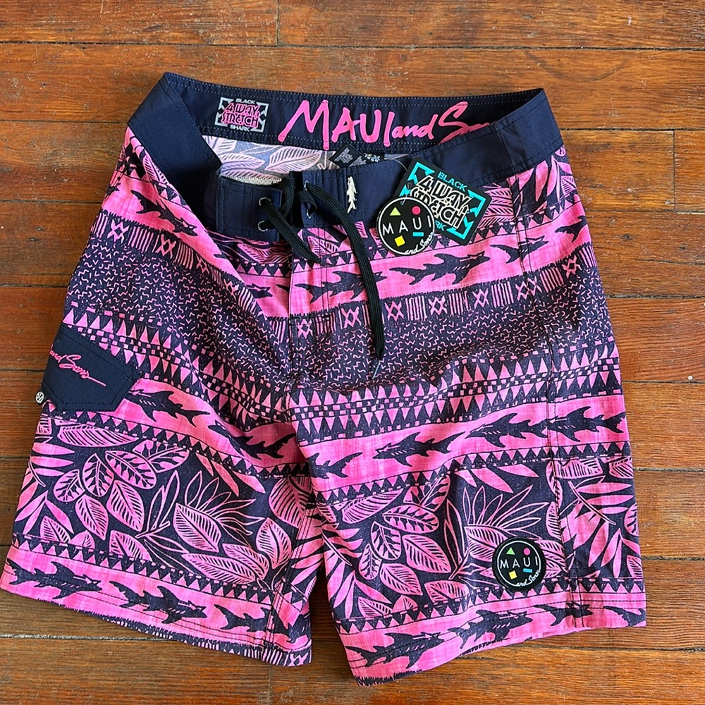 Maui and Sons 4 way stretch board shorts